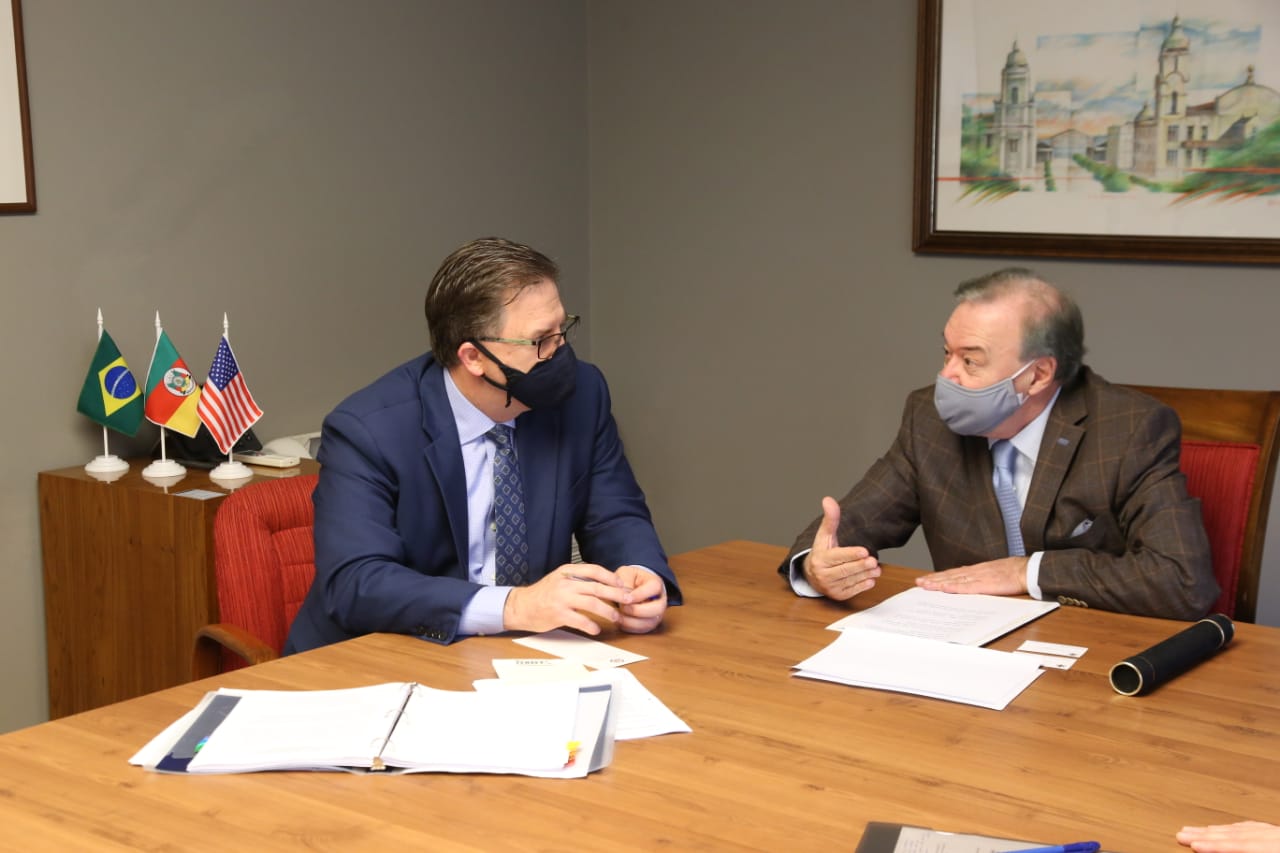 Embaixador dos EUA e presidente da FIERGS buscam  ampliar mercado e investimentos com indústria gaúcha