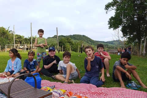 Projeto Pequeno Cidadão promove piquenique educativo em alusão ao Maio Laranja