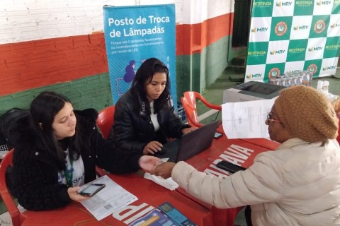 CEEE Equatorial promove troca de lâmpadas, cadastro na Tarifa Social e sorteio de 20 geladeiras em Torres