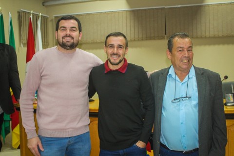 Evandro Gonçalves assume mandato de vereador