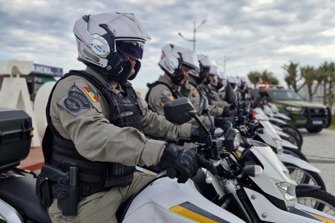Brigada Militar realiza Operação Cavalos de Aço no Litoral Norte