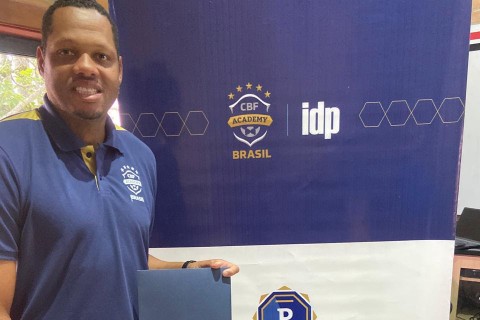 Ex-zagueiro do Internacional, Bruno Saymon conclui Licença PRO da CBF Academy