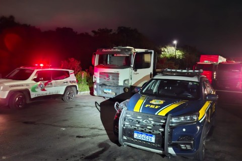 PRF, PM-SC e BM recuperam caminhão horas após ser furtado em Canoas