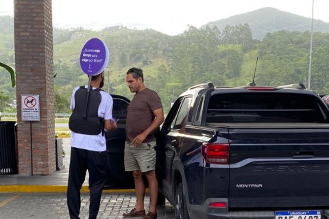ViaSul orienta mais de 34 mil motoristas estrangeiros sobre segurança e meios de pagamento