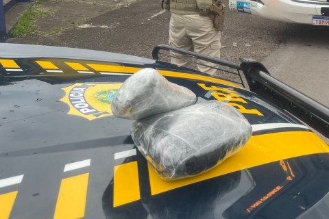 PRF prende passageiro com quase 4 kg de haxixe em ônibus na BR-101, em Torres