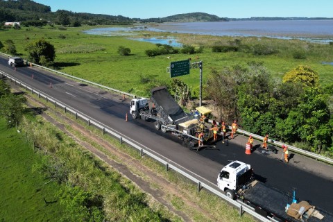 Freeway e BR-101 têm reforço nas equipes de pavimentação