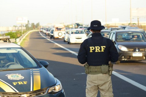 Operação Rodovida Natal: PRF intensifica fiscalização nas rodovias federais no Rio Grande do Sul