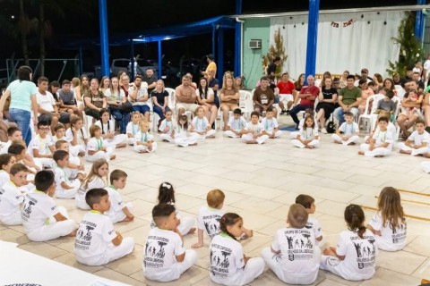 Alunos de Morrinhos do Sul celebram formatura do projeto de capoeira