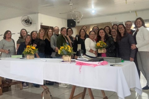 Clubes de Mães e Casa das Artesãs participam de encontro mensal com foco no Setembro Amarelo