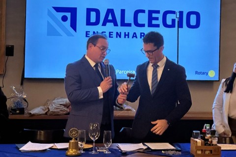 Rotary Club de Torres empossa nova diretoria para o ano rotário 2026/2027