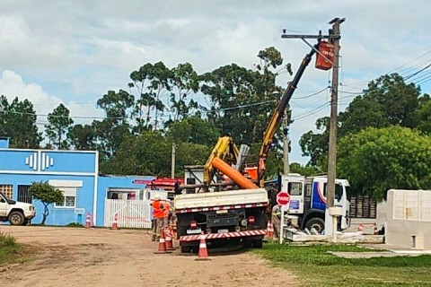 CEEE Equatorial investe R$ 1,4 milhão em obra que reforça energia para arrozeiros em Santa Vitória do Palmar