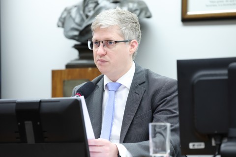 Marcel van Hattem aciona PGR contra Mauro Vieira por crime de responsabilidade