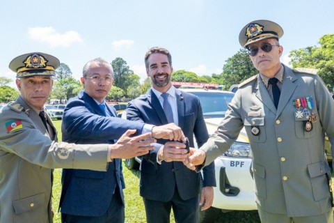 Governador Eduardo Leite entrega mais de R$ 100 milhões em viaturas para a segurança pública